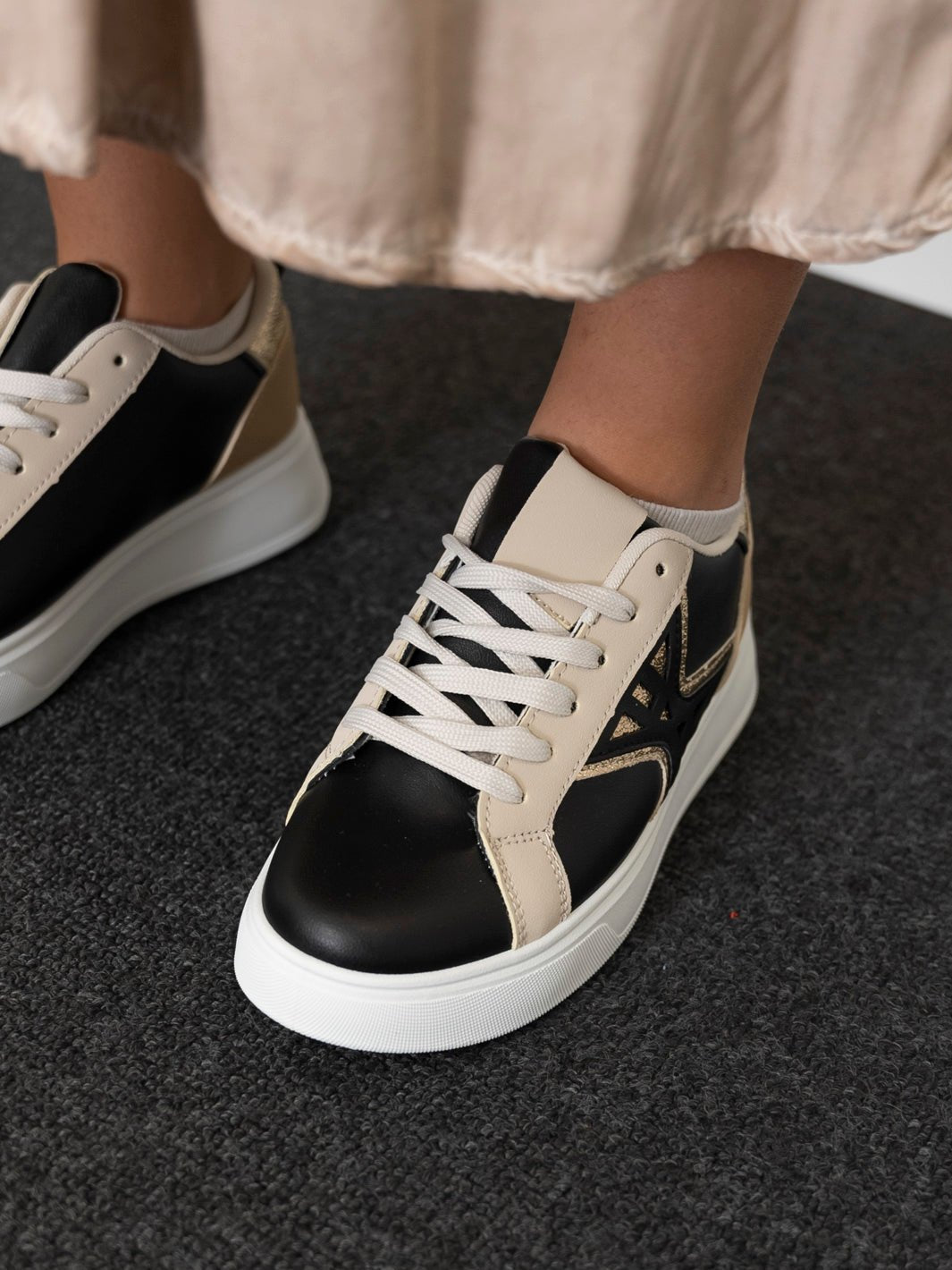 Annie sneakers white/black - Online-Mode