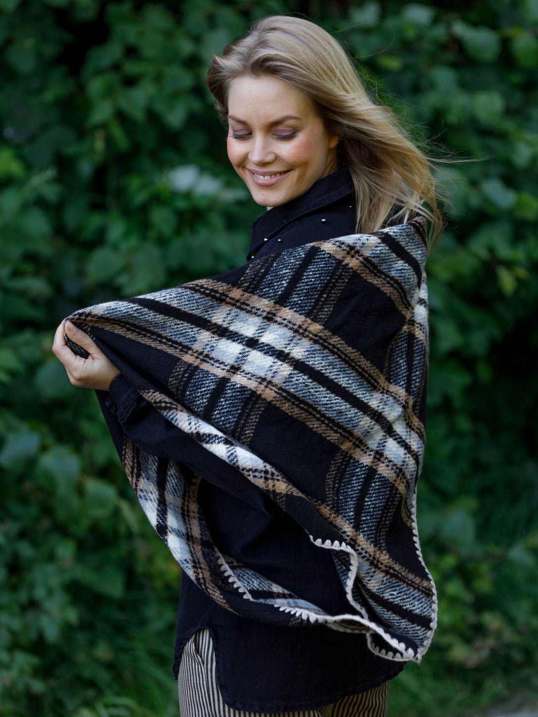 BC Leoni chequered scarf black - Online-Mode
