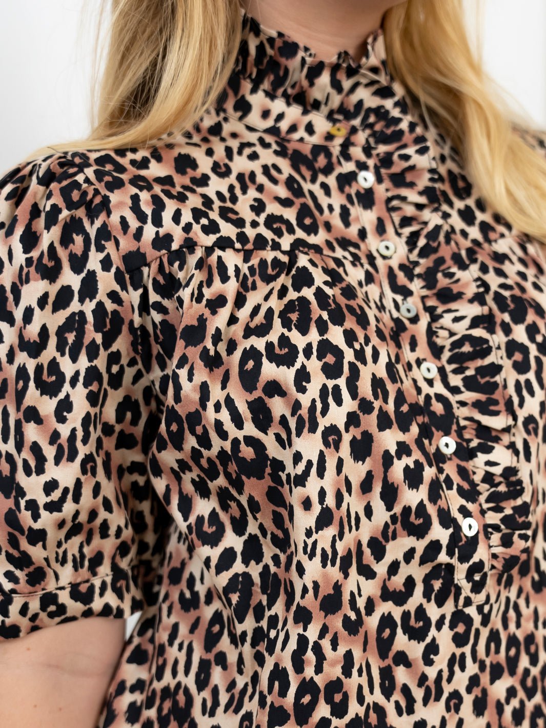 Continue Ariana SS leo print - Online - Mode