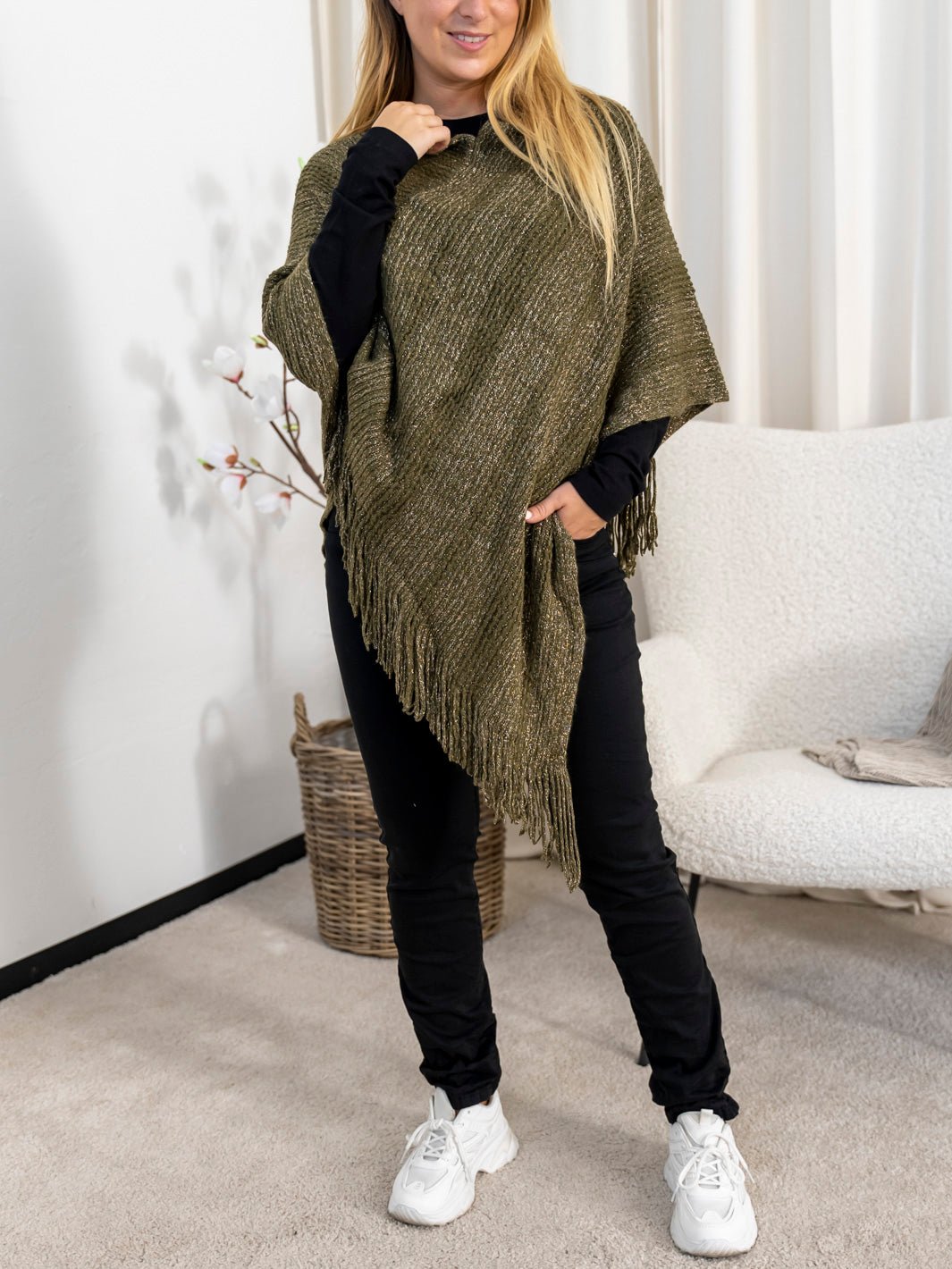Esther poncho army - Online - Mode