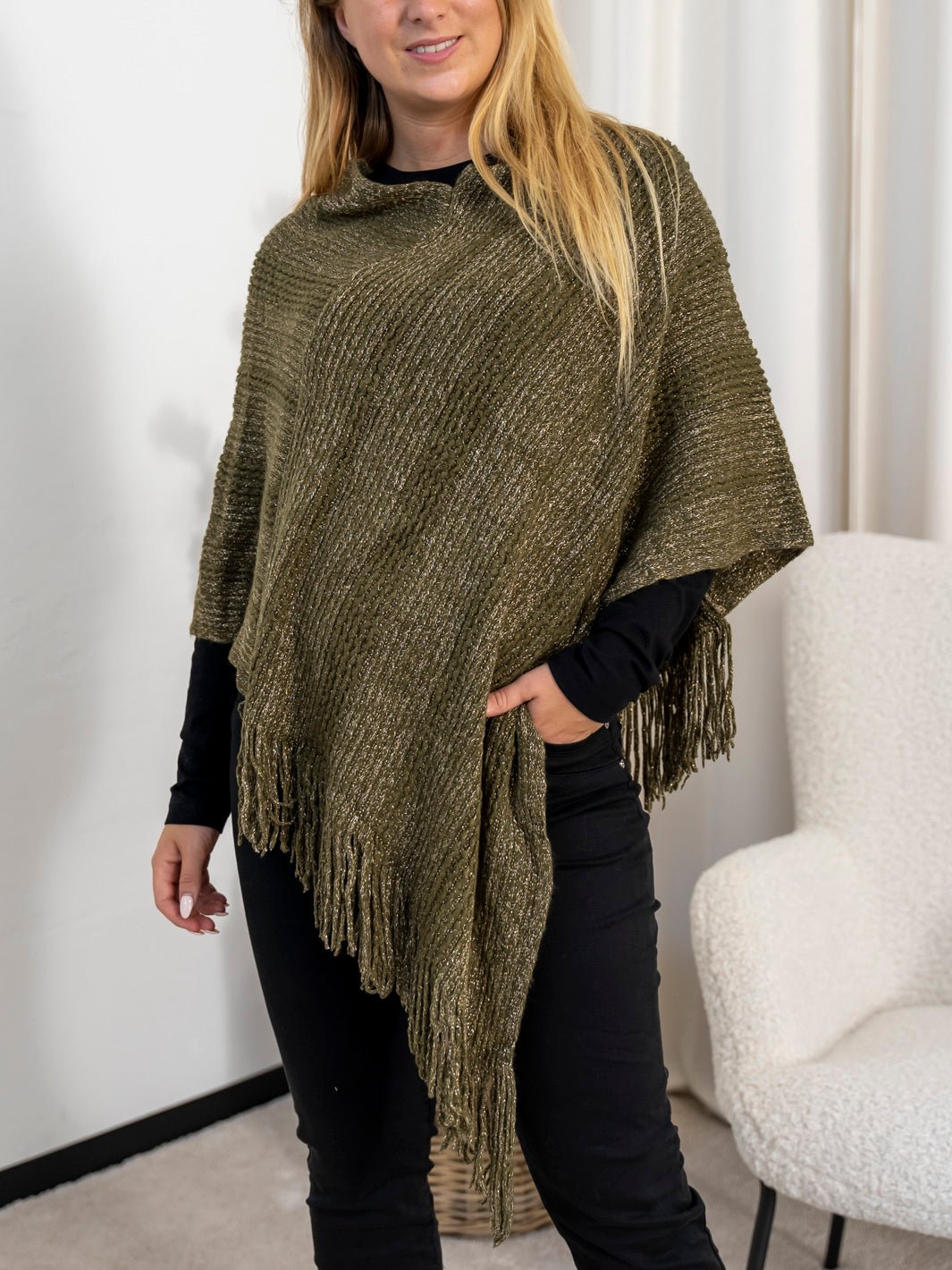Esther poncho army - Online - Mode