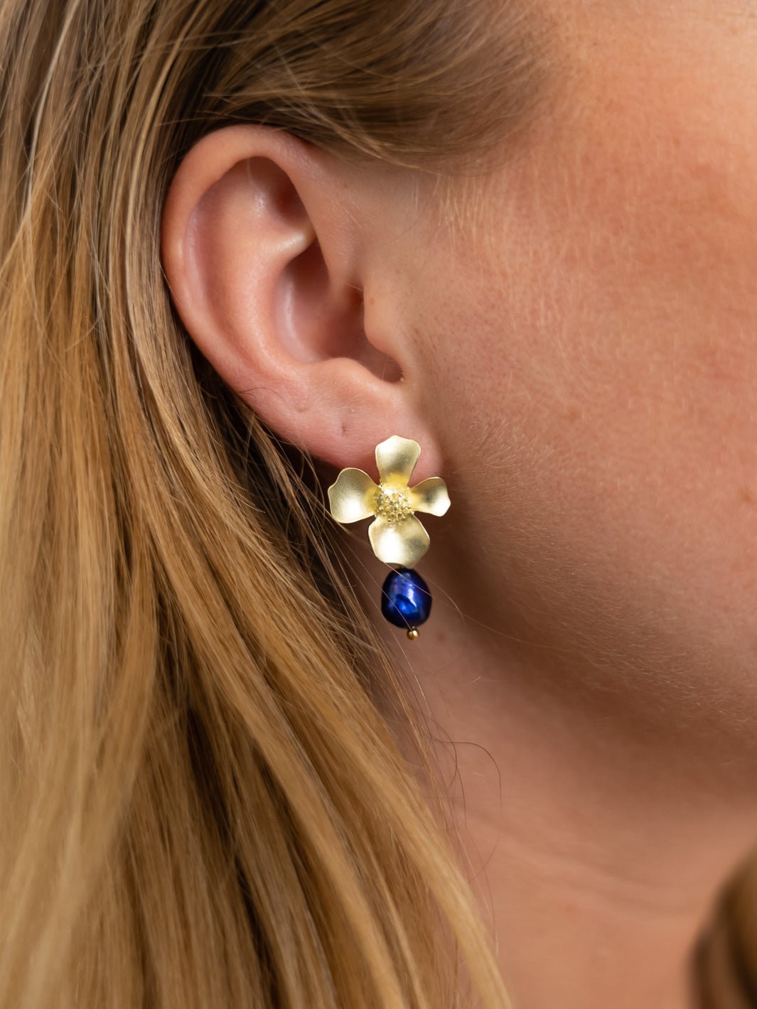 Friihof+Siig Fleur pearl øreringe forgyldt blå - Online-Mode