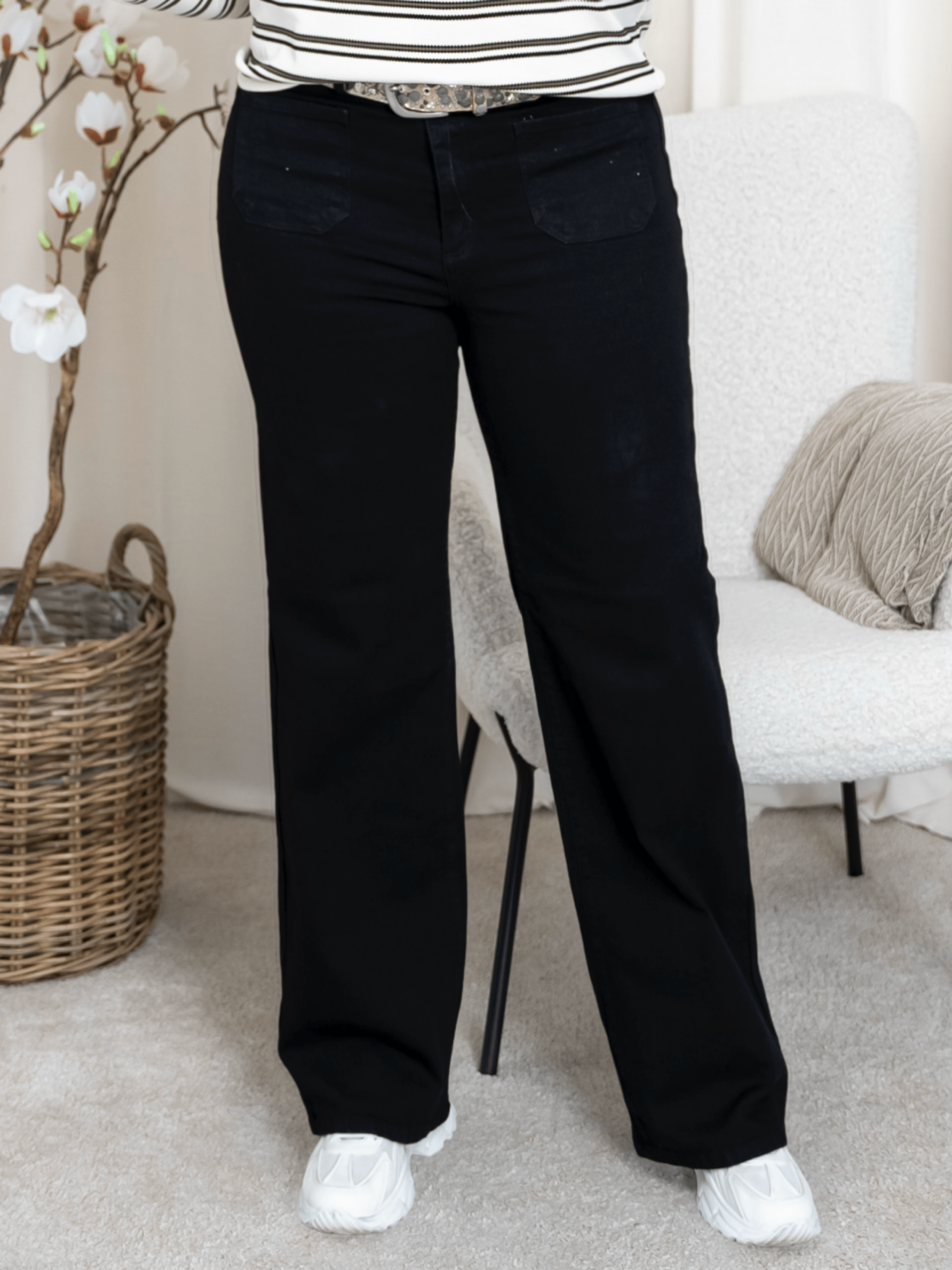 LEV 5 - 7 dg Kaffe KAkarla HW wide jeans black deep - Online - Mode