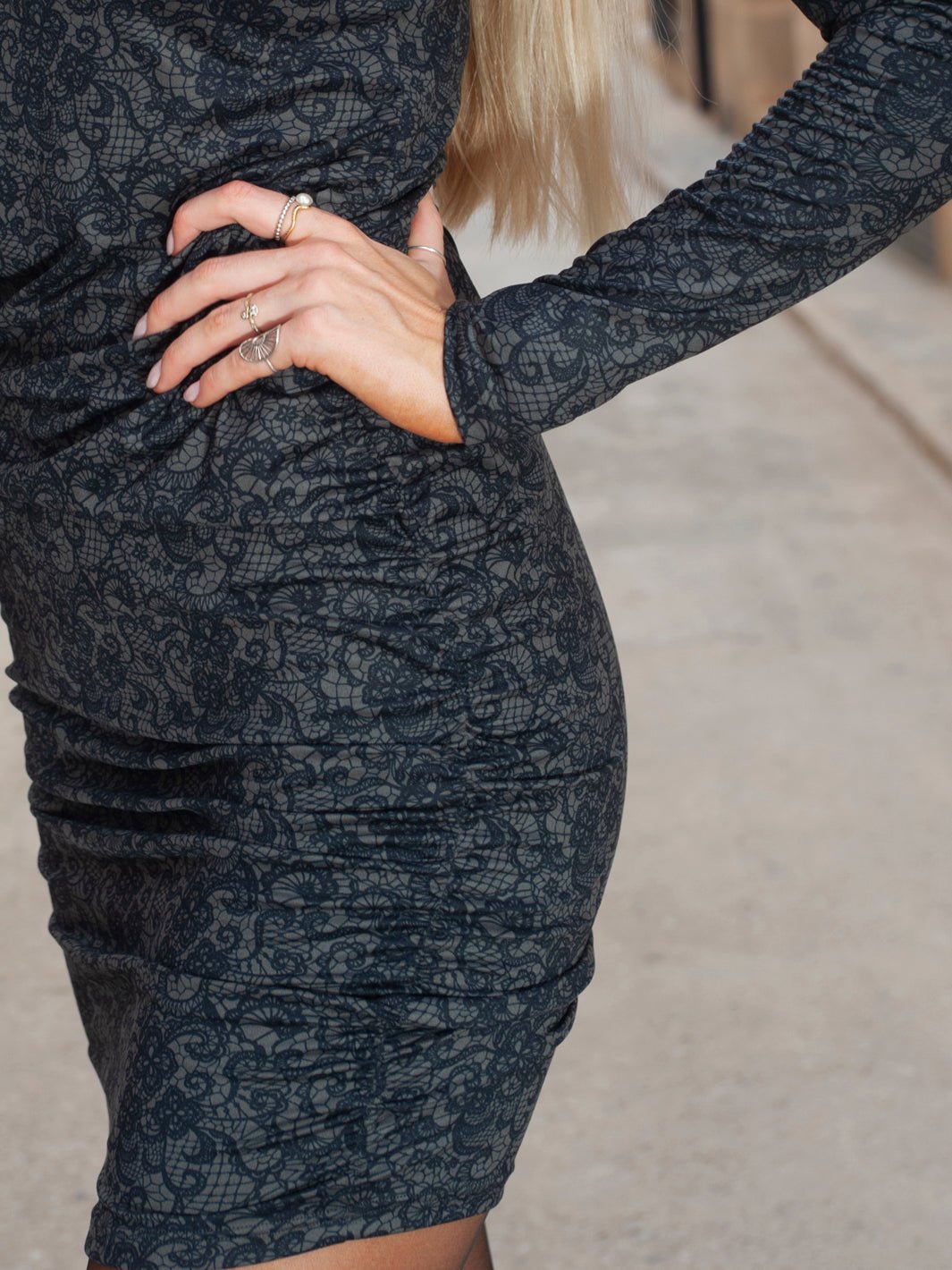 Liberté Alma LS turn dress black grey lace - Online - Mode