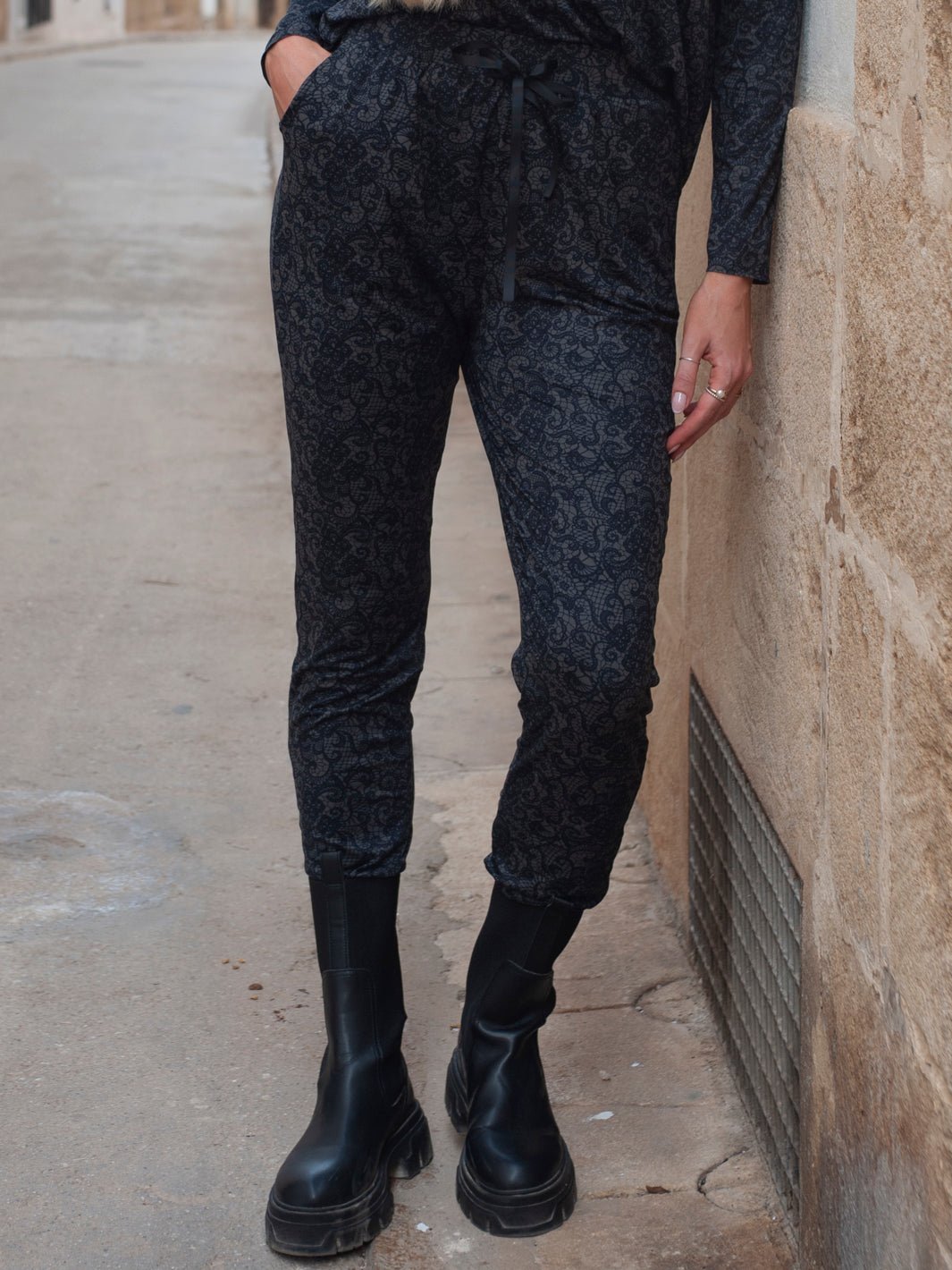 Liberté Alma pants black grey lace - Online - Mode