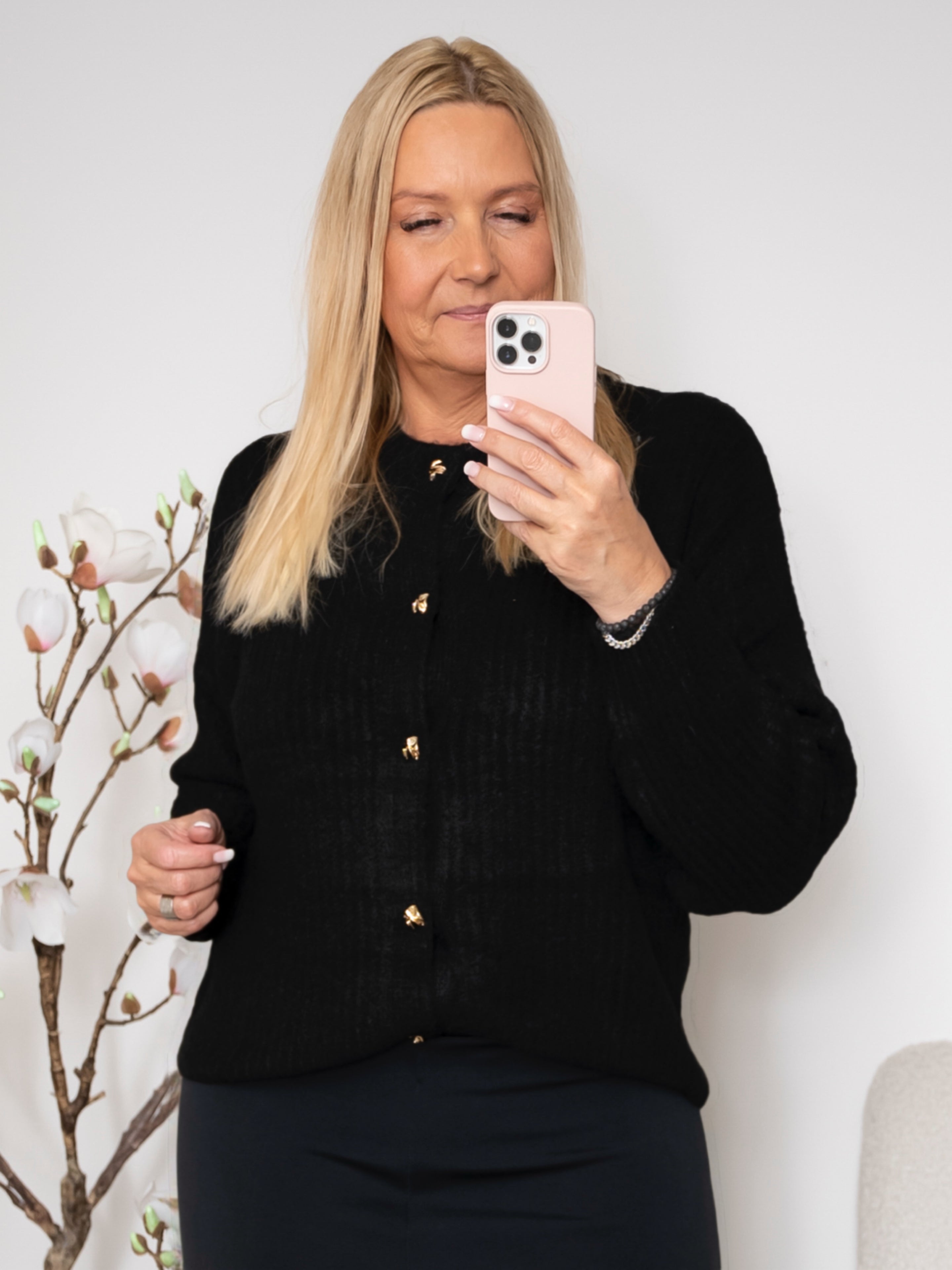 Liberté Fro o-neck cardigan black - Online-Mode