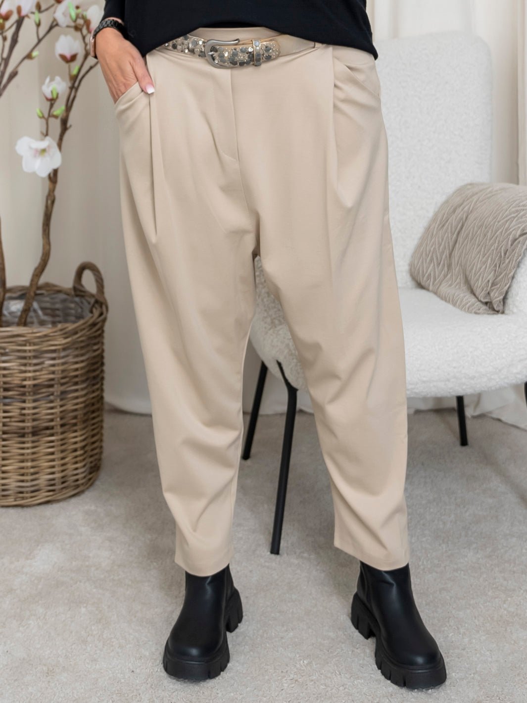 Marta du Chateau Sonya pants beige - Online - Mode