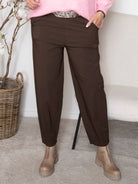 BC Beate barrel pant coffee - Online-Mode