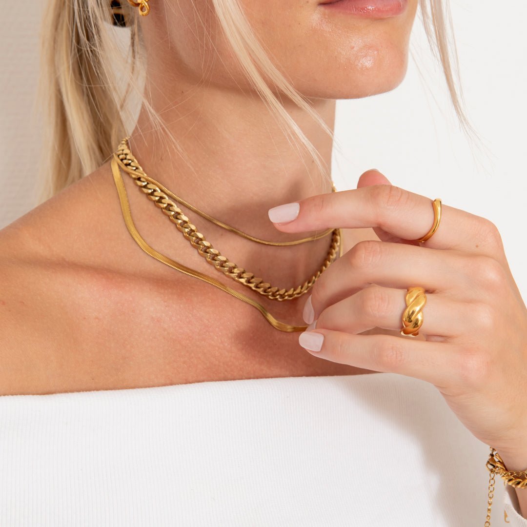 By Cara Golden Braid Ring 18K Guldbelagt - Online-Mode