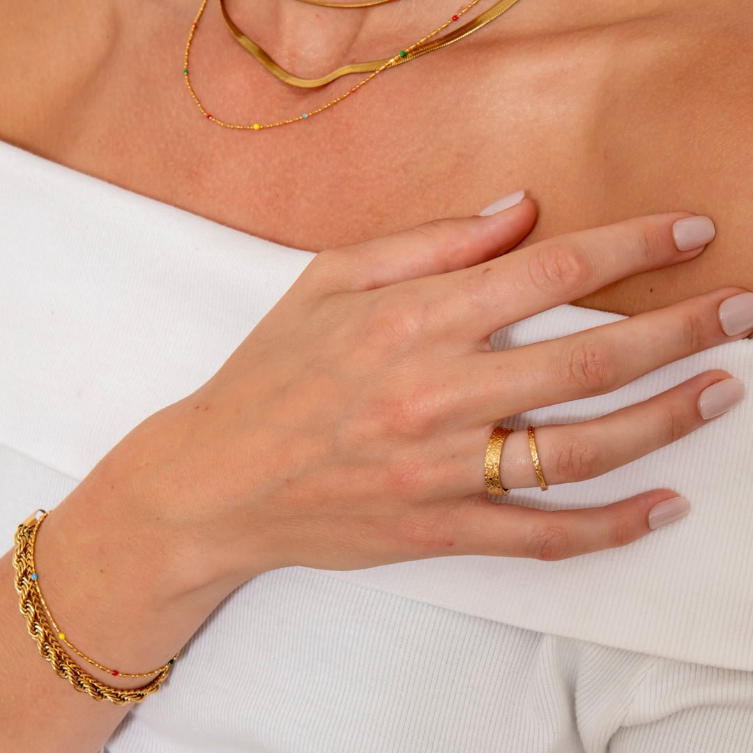 By Cara Golden Earth Ring 18K Guldbelagt 2 mm - Online-Mode
