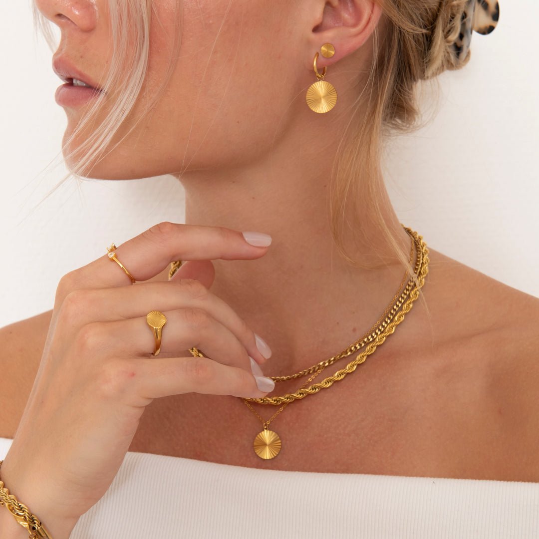 By Cara Sunbeam Round Hoops 18K Guldbelagt - Online-Mode