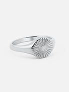 By Cara Sunbeam Rund Ring Sølvfarvet - Online-Mode