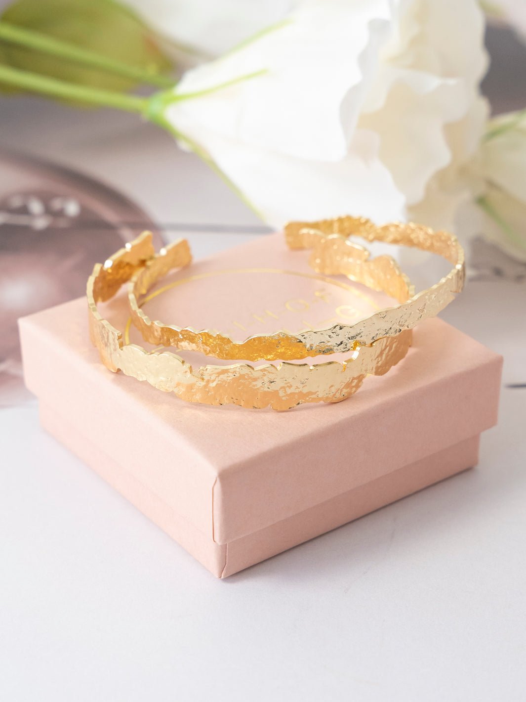 Friihof+Siig Golden Raw Edge Cuff smal forgyldt - Online - Mode