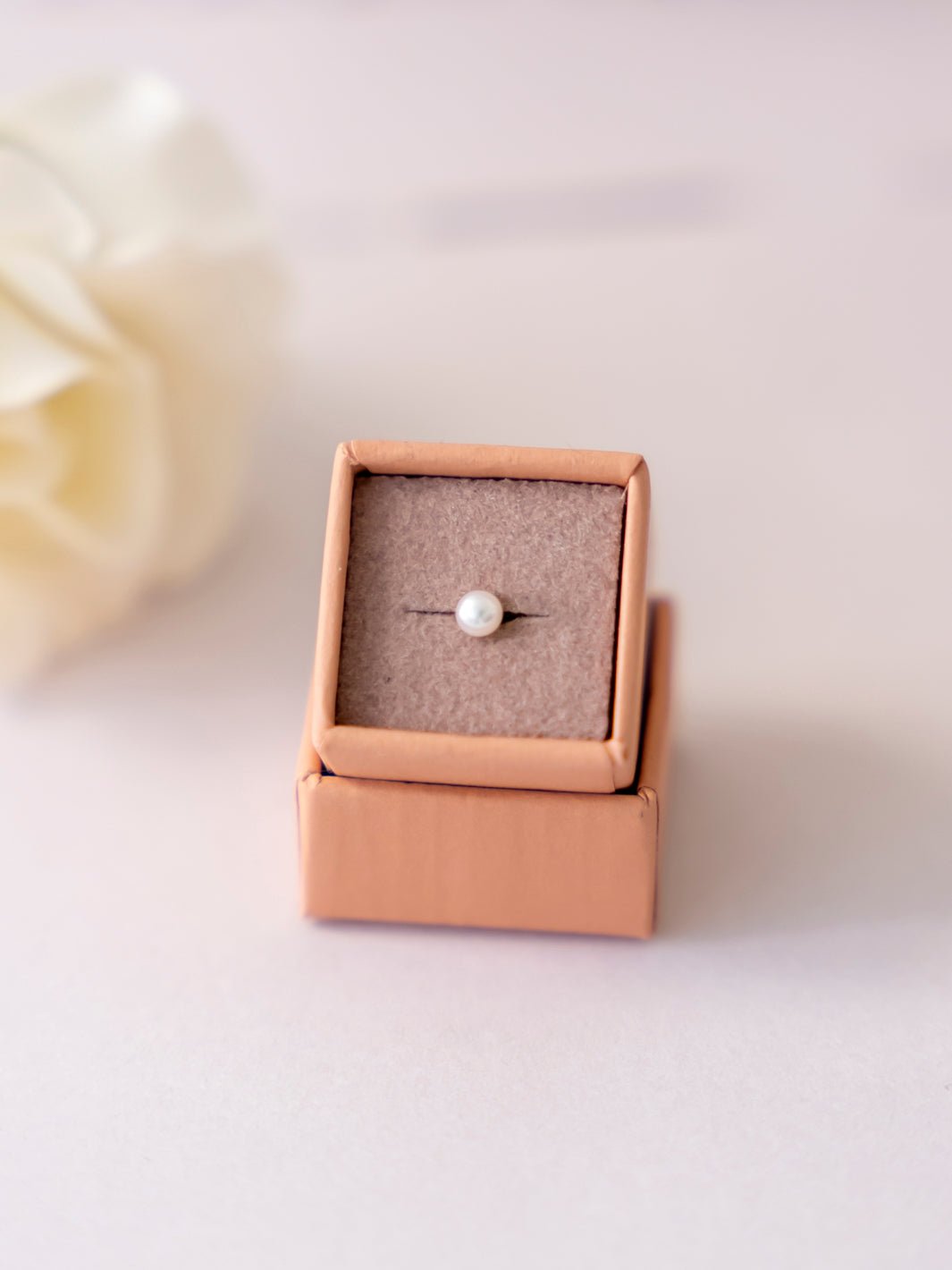 Friihof+Siig small pearl onepiece ørering forgyldt - Online - Mode