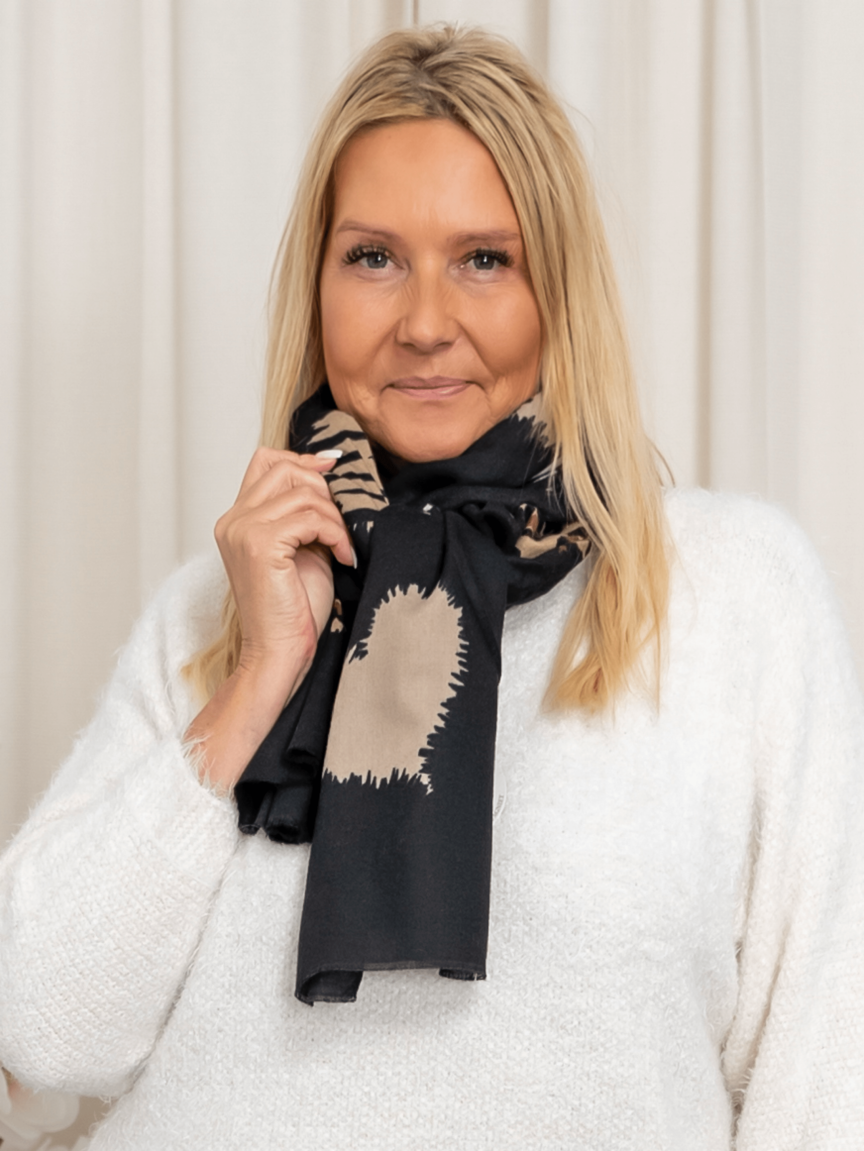 Hania leo heart scarf black - Online - Mode