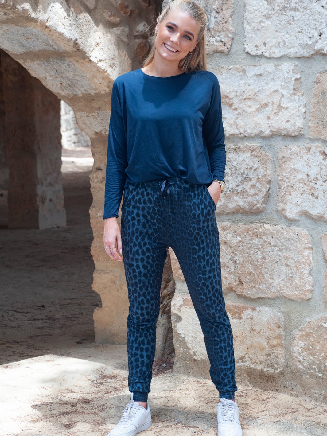 ALMA-WIDE PANTS - DUSTY NAVY LEO
