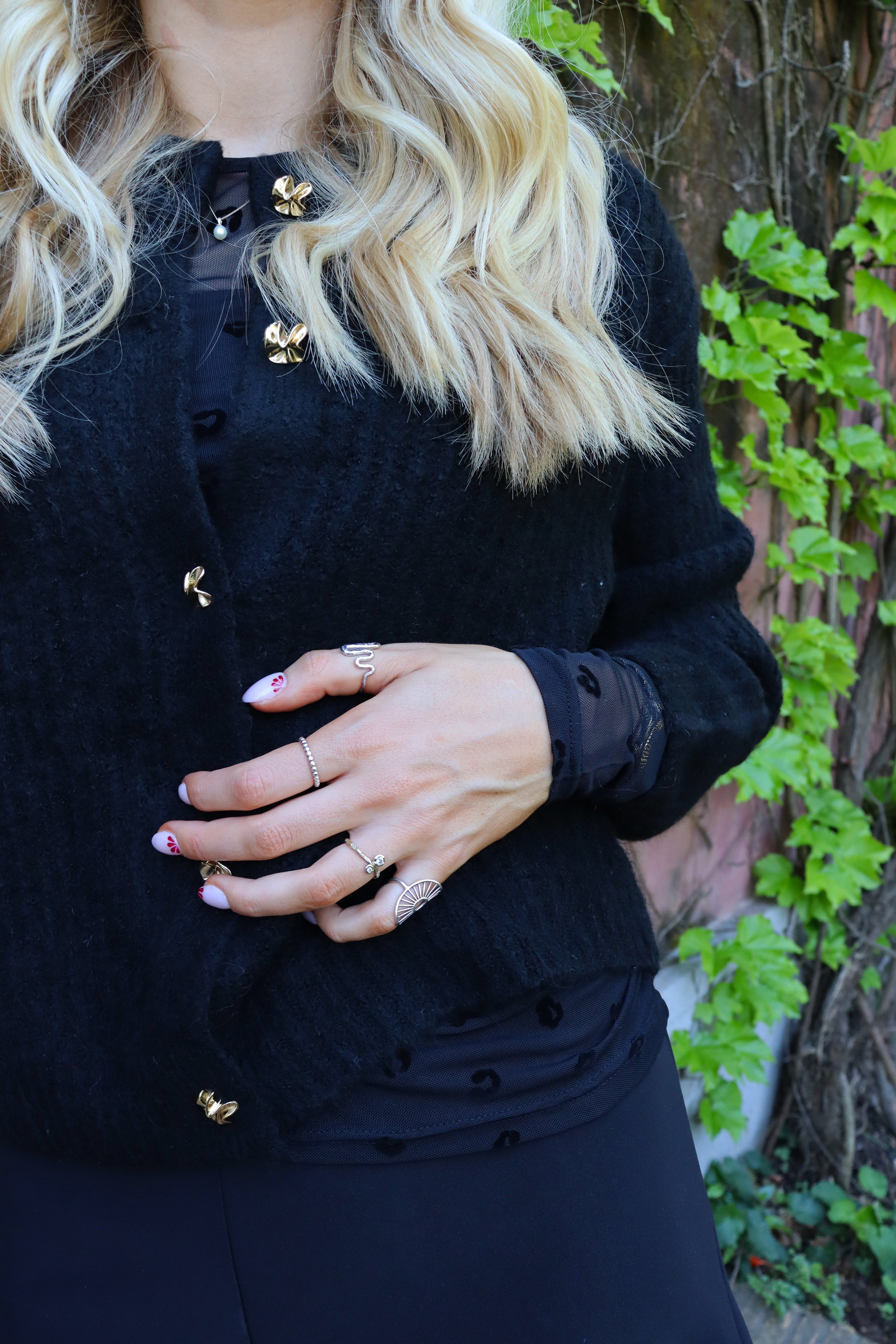 Liberté Fro o-neck cardigan black - Online-Mode