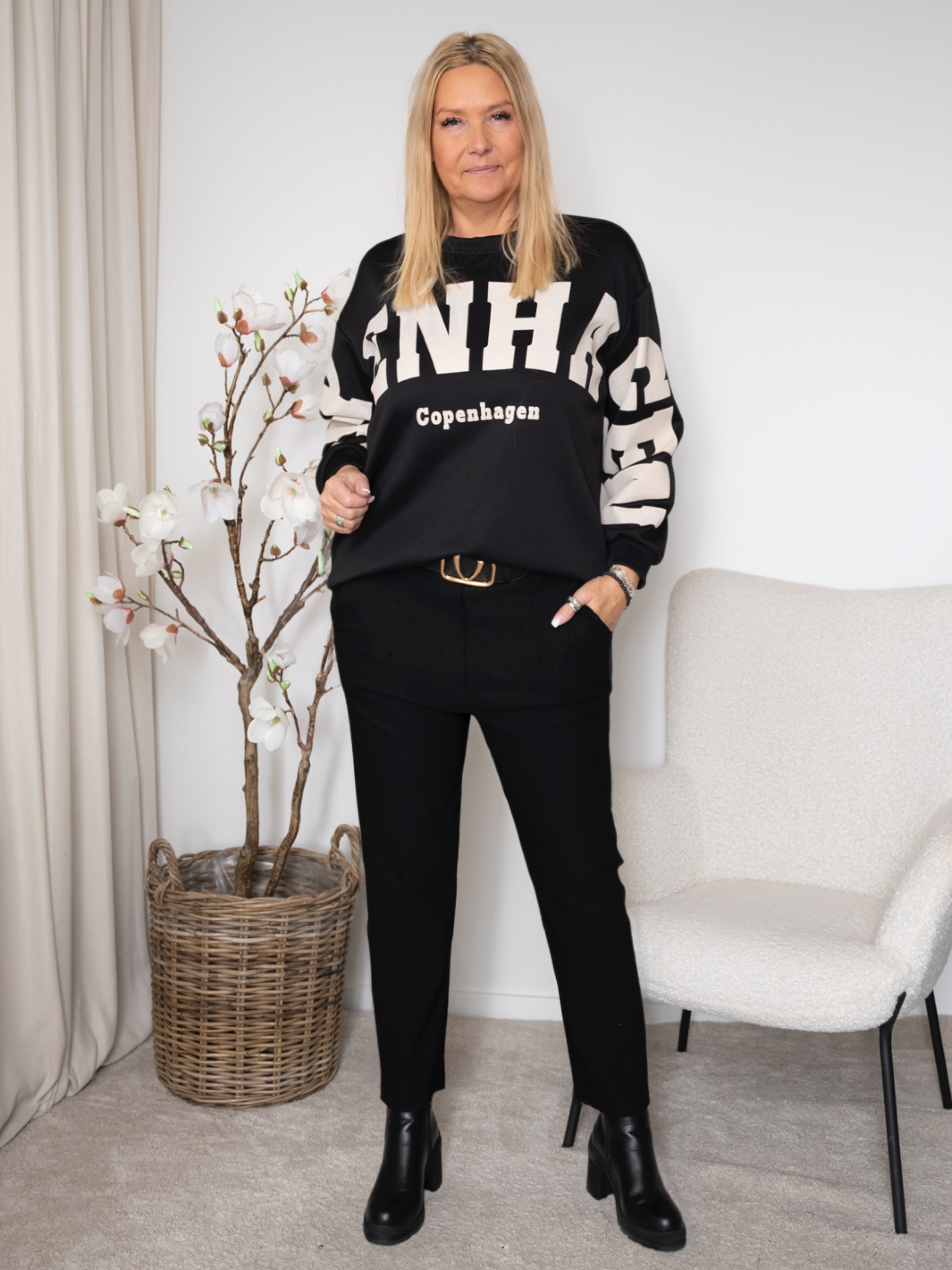 MDC Hibiscus sweatshirt black/white - Online-Mode