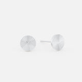 By Cara Sunbeam Studs Sølvfarvet
