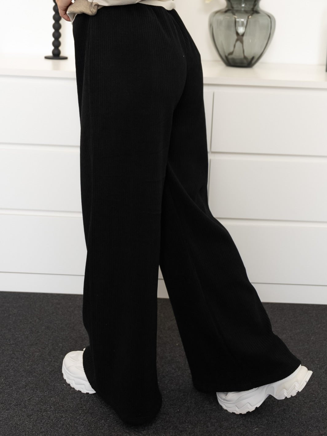 All Week Gamma velvet pants black - Online-Mode