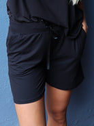 LEV UGE 28/29 Liberté Alma shorts black - Online-Mode