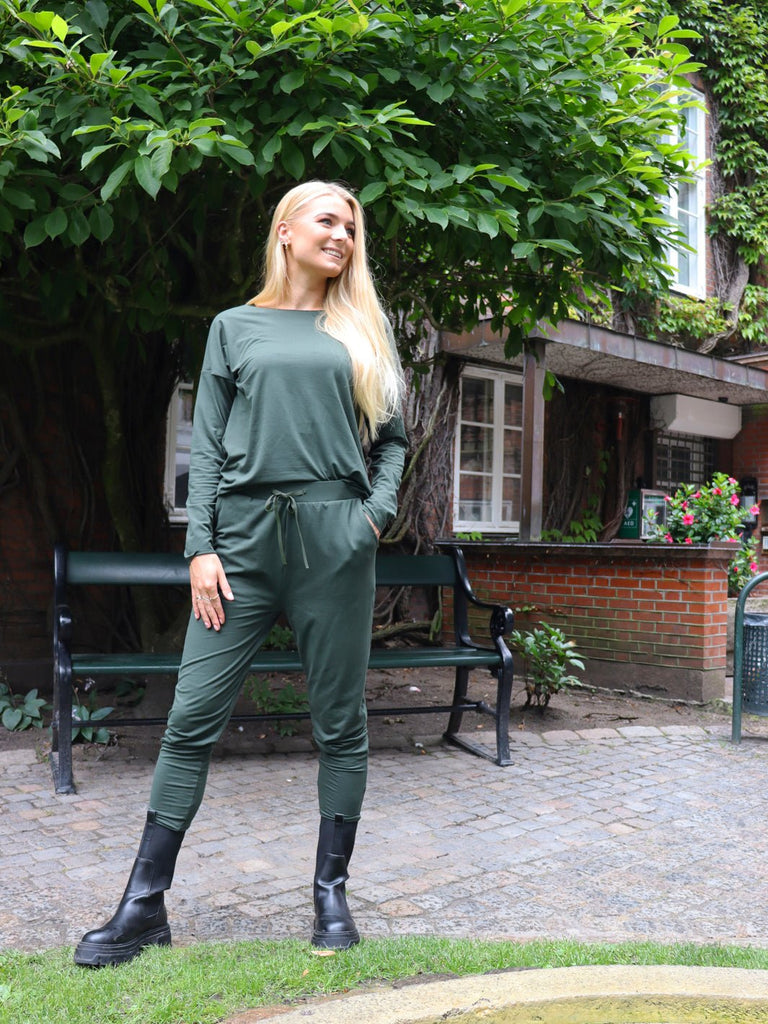 Liberté Alma pants fleece dark army - Online-Mode